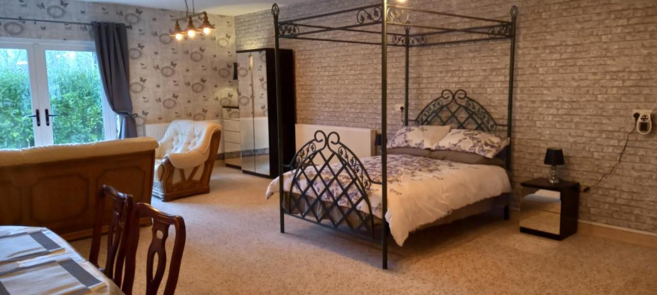 Вилла Butterflies Rest Draperstown Экстерьер фото
